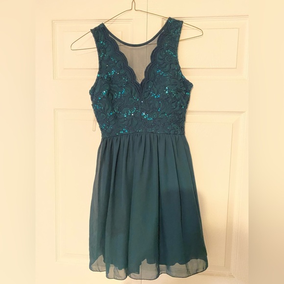 -NWT Speechless Sequin Green Emerald dress Size 5 - Picture 3 of 11
